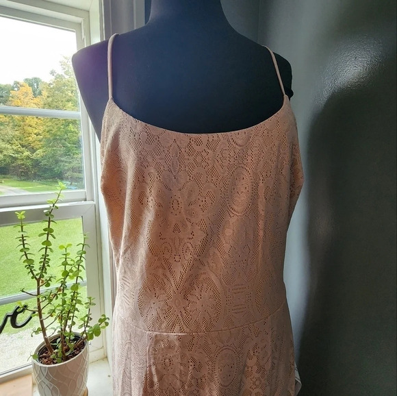 *NWT* Dress the Population Zahra Lace Slit Midi Dress - Picture 3 of 6